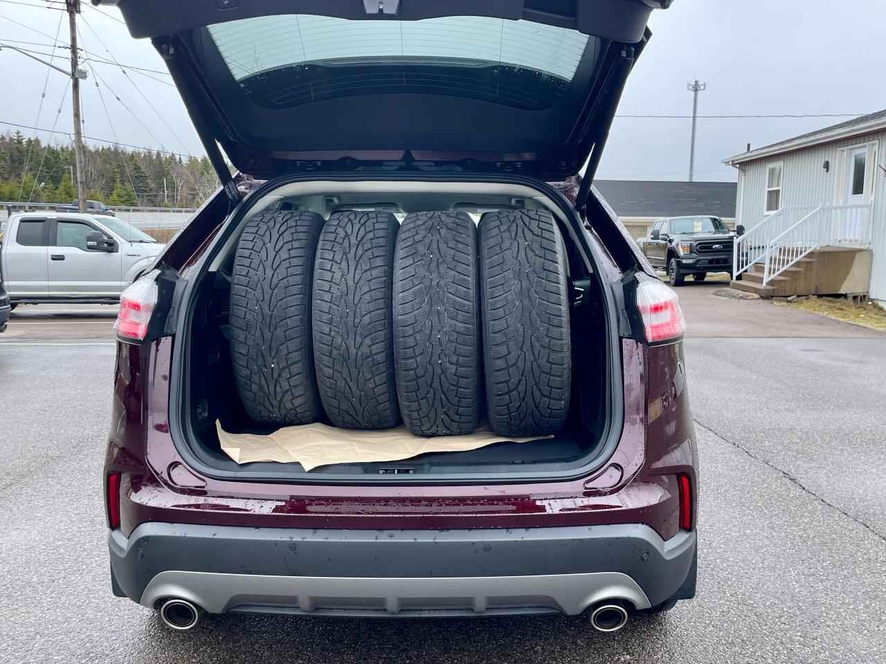 2022 Ford Edge TITANIUM AWD W/WINTER TIRES AND RIMS Photo5