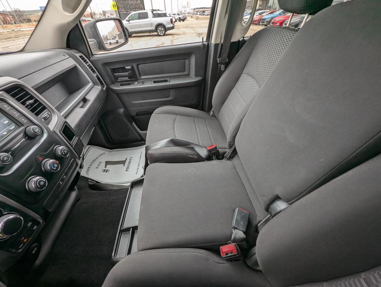 2020 RAM 1500 Classic Express | Back Up Camera | 6 Passenger - Photo #14