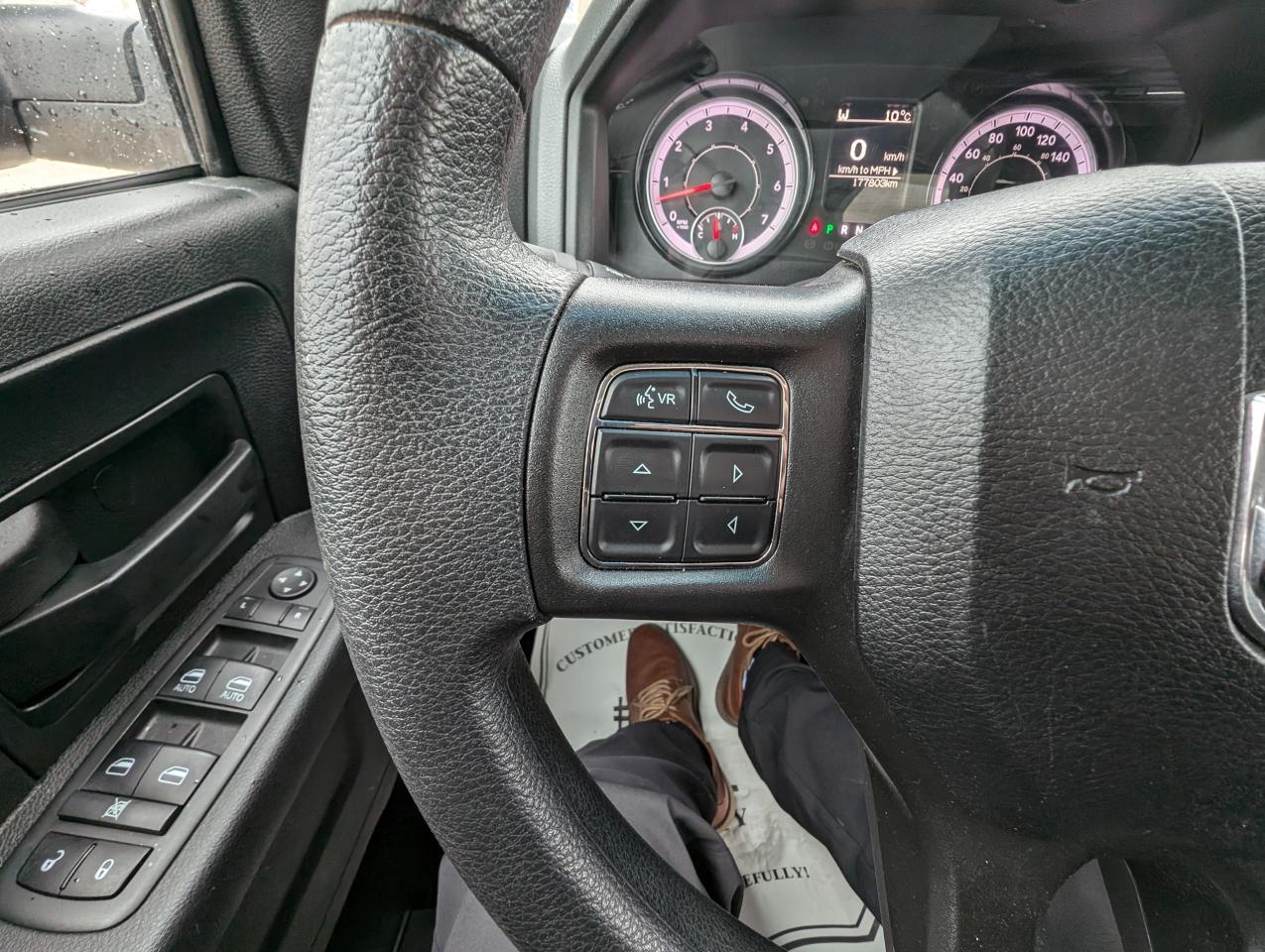 2020 RAM 1500 Classic Express | Back Up Camera | 6 Passenger - Photo #11