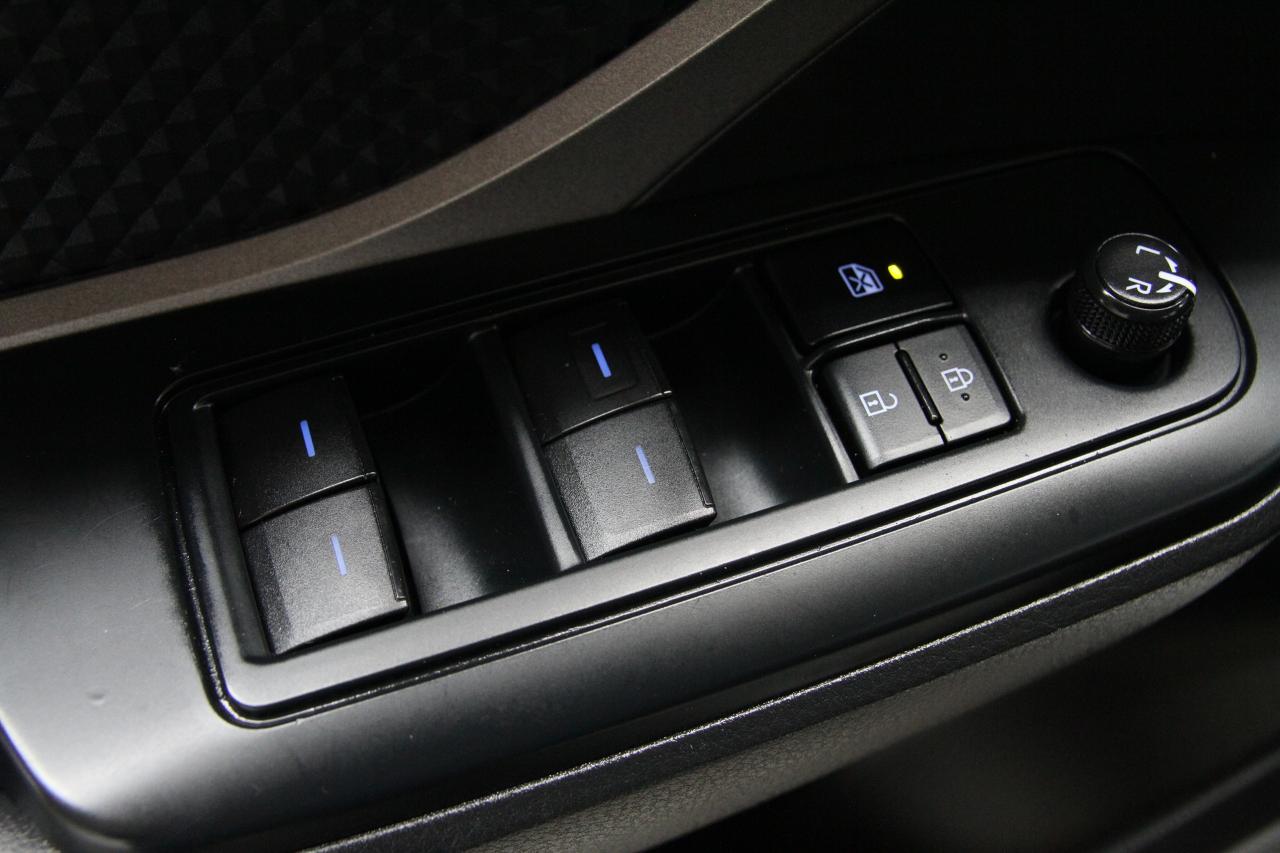 2022 Toyota C-HR LE | LaneDep | ACC | Backup Cam | CarPlay