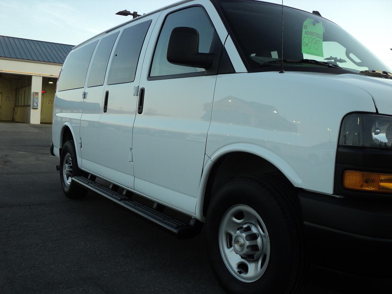 2023 Chevrolet Express LS 3500 RWD 6.6L8cylGas 12 Passenger BackUpCam - Photo #24