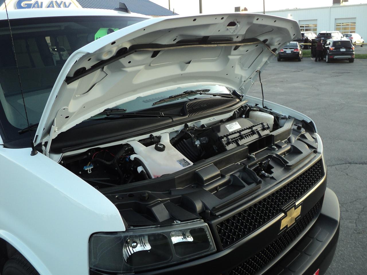 2023 Chevrolet Express LS 3500 RWD 6.6L8cylGas 12 Passenger BackUpCam - Photo #27