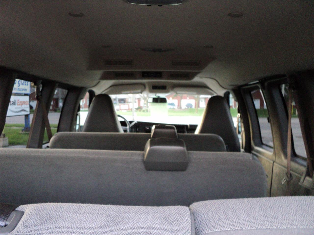 2023 Chevrolet Express LS 3500 RWD 6.6L8cylGas 12 Passenger BackUpCam - Photo #16