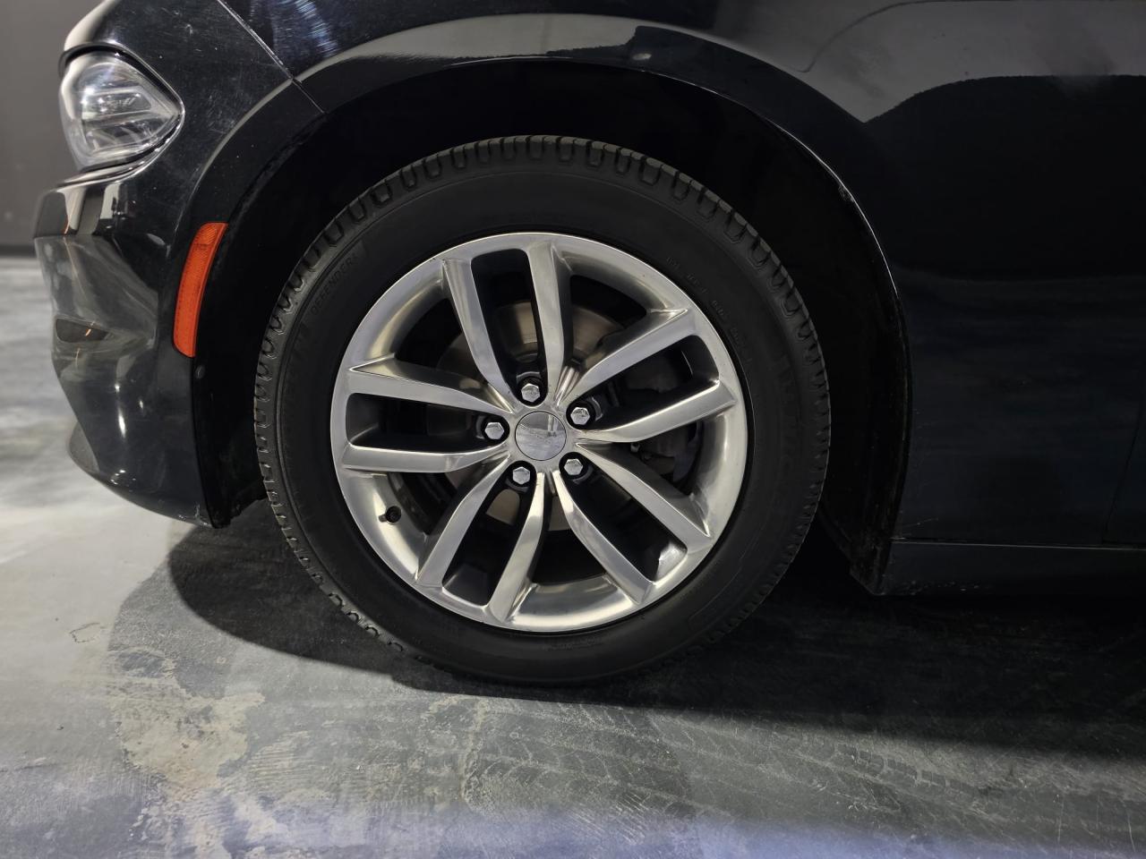 2015 Dodge Charger 4dr Sdn SXT RWD - Photo #14