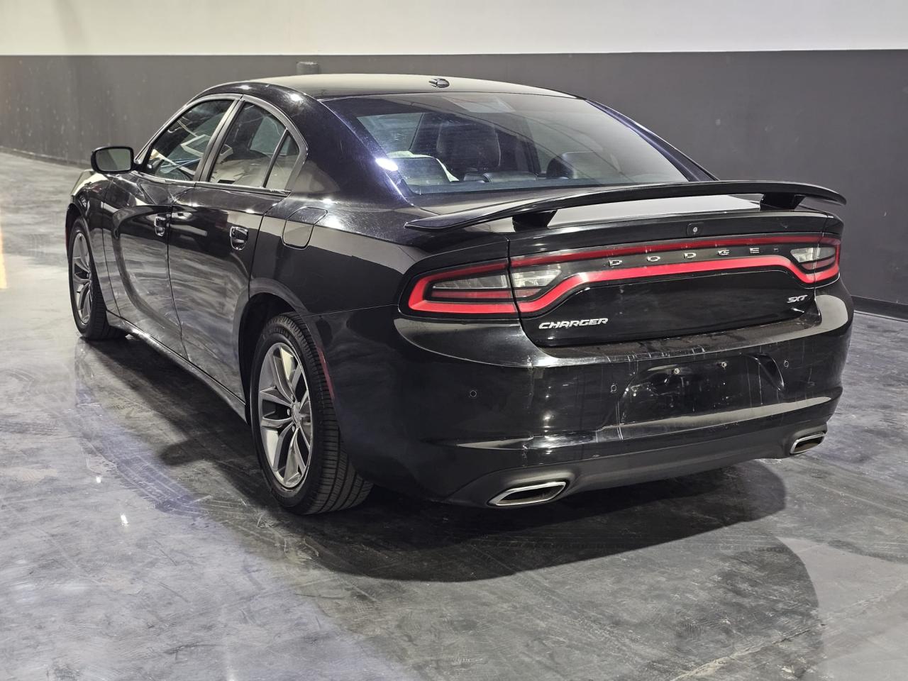 2015 Dodge Charger 4dr Sdn SXT RWD - Photo #3