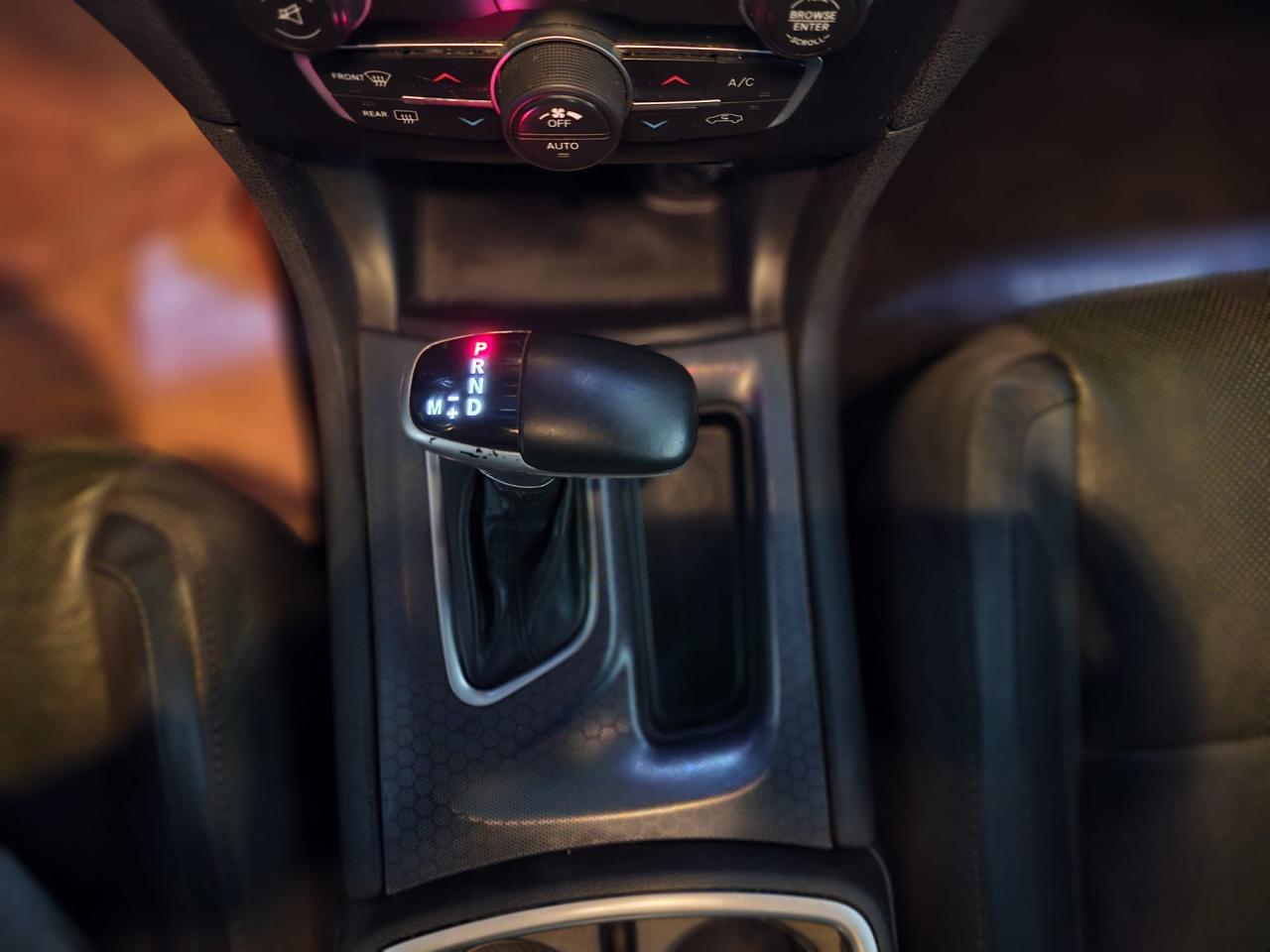 2015 Dodge Charger 4dr Sdn SXT RWD - Photo #12
