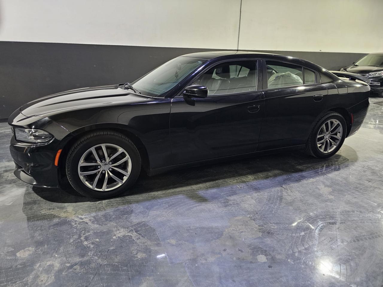2015 Dodge Charger 4dr Sdn SXT RWD - Photo #2