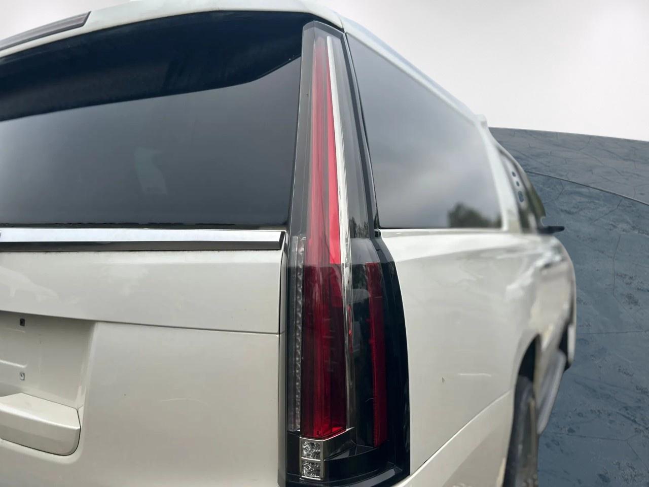 2015 Cadillac Escalade ESV Photo