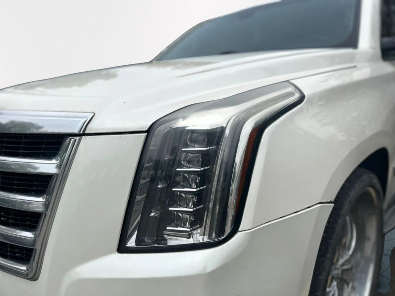 2015 Cadillac Escalade ESV Photo