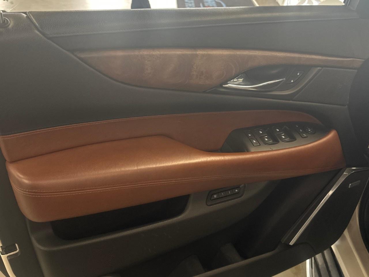 2015 Cadillac Escalade ESV Photo