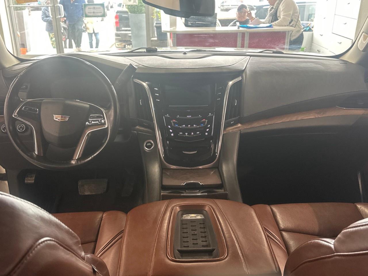 2015 Cadillac Escalade ESV Photo