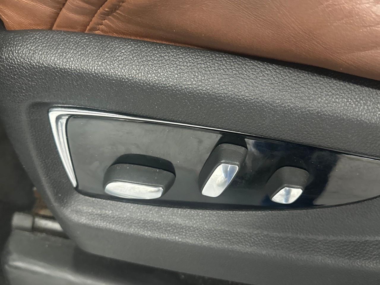 2015 Cadillac Escalade ESV Photo