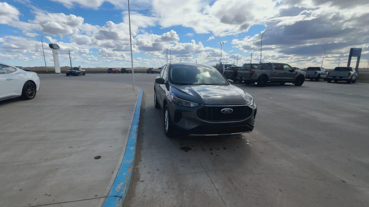 2025 Ford Escape Active AWD Photo2