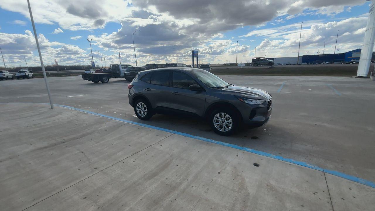 2025 Ford Escape Active AWD Photo1