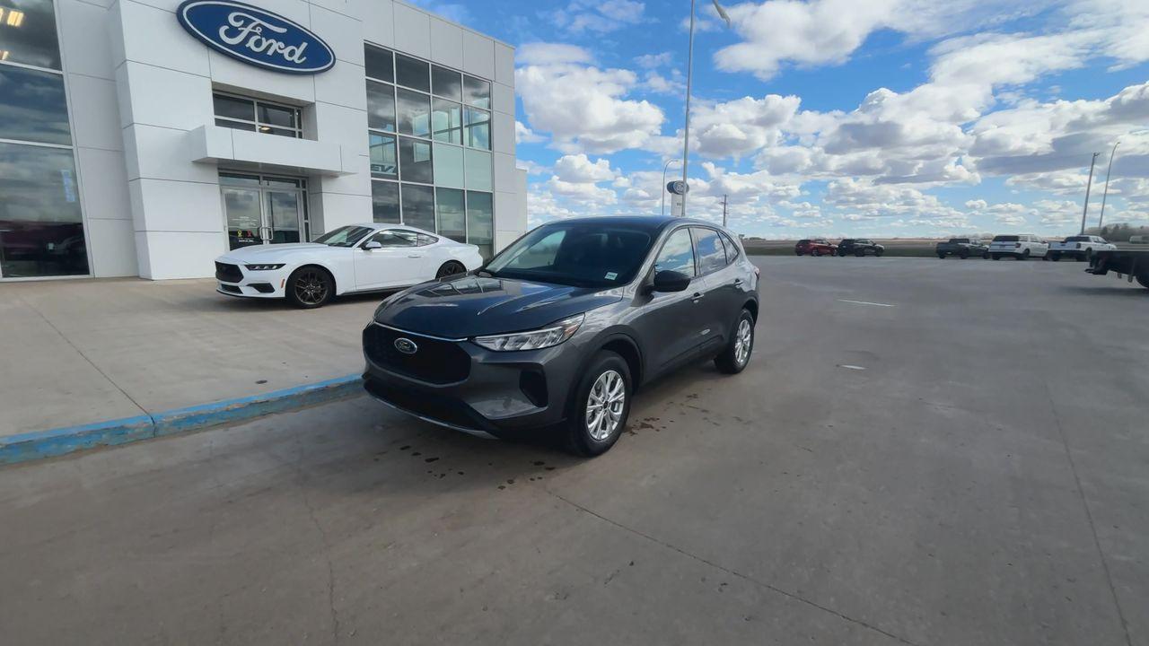 2025 Ford Escape Active AWD Photo3