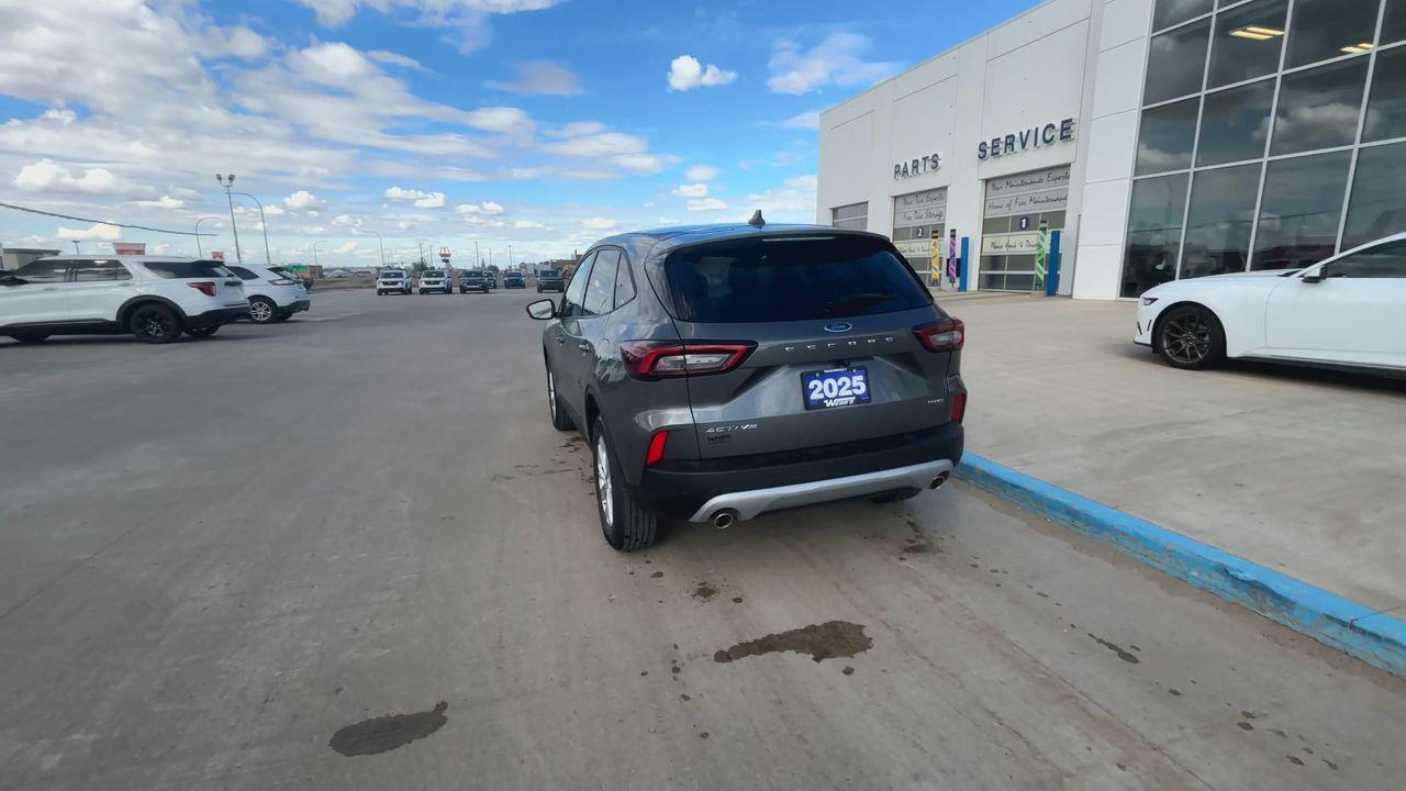 2025 Ford Escape Active AWD Photo5
