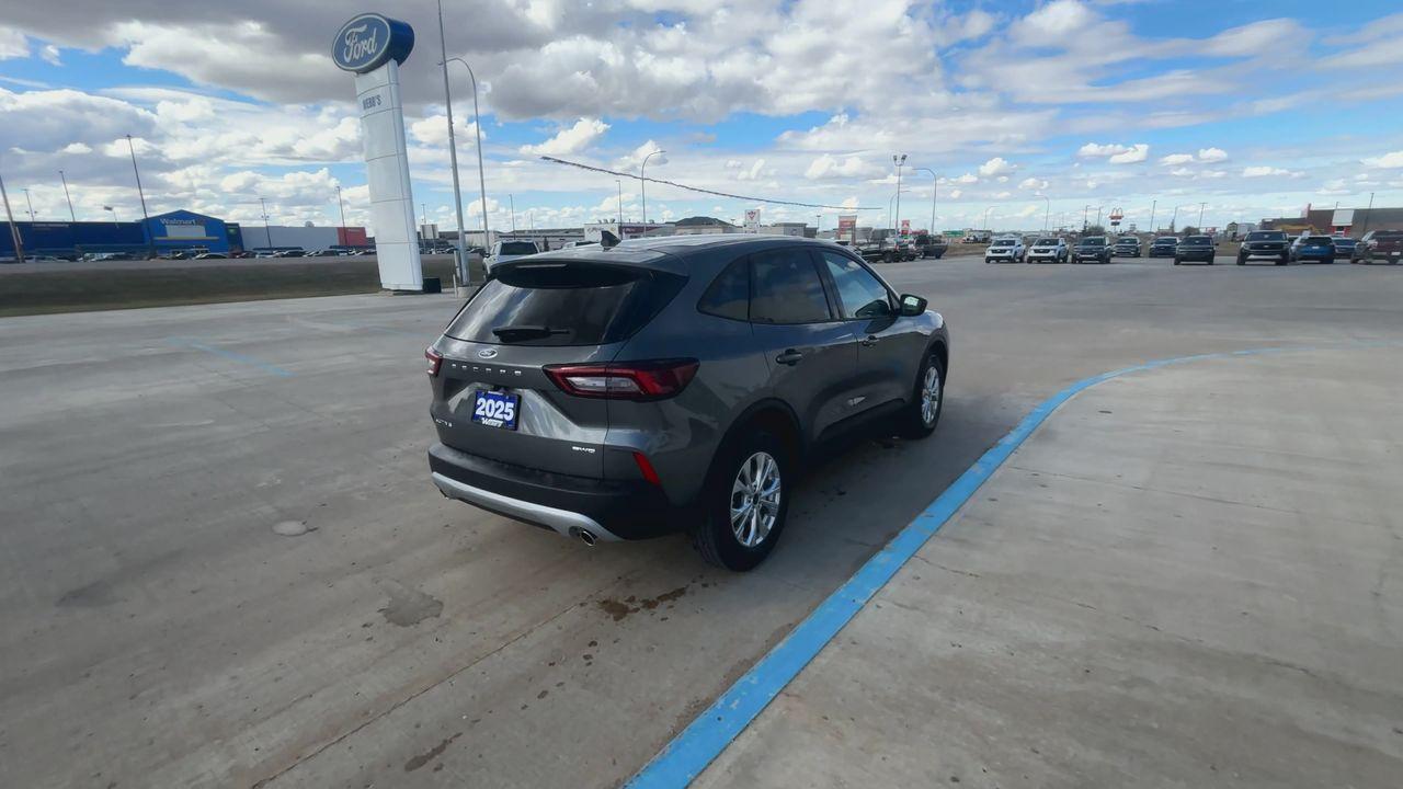 2025 Ford Escape Active AWD Photo5