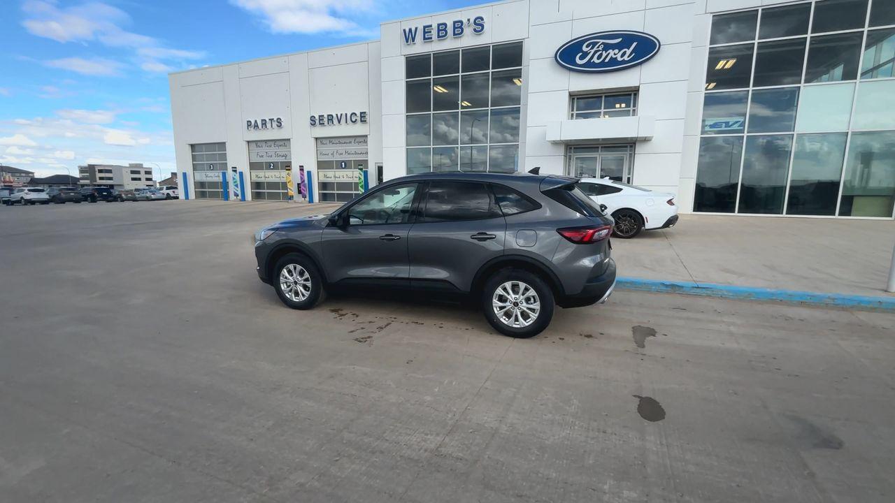 2025 Ford Escape Active AWD Photo5