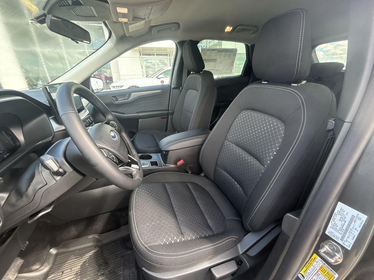 2025 Ford Escape Active AWD Photo5