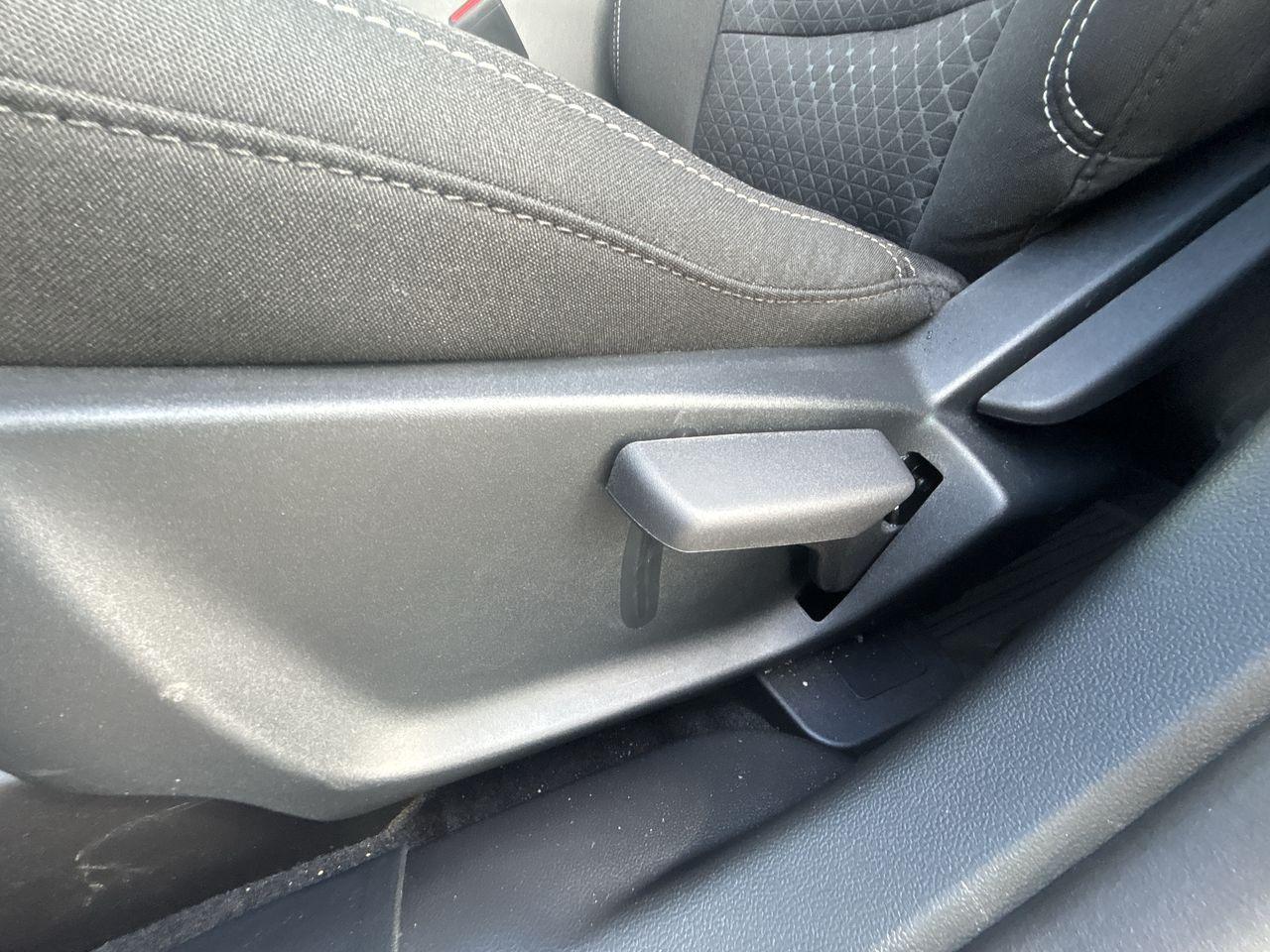 2025 Ford Escape Active AWD Photo5