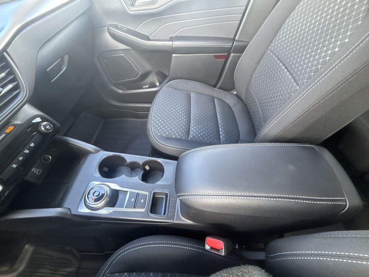 2025 Ford Escape Active AWD Photo5