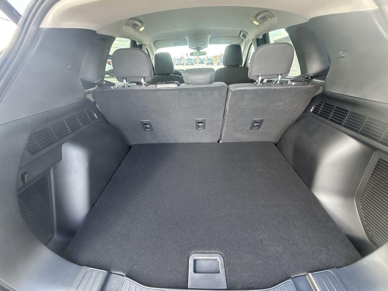2025 Ford Escape Active AWD Photo5