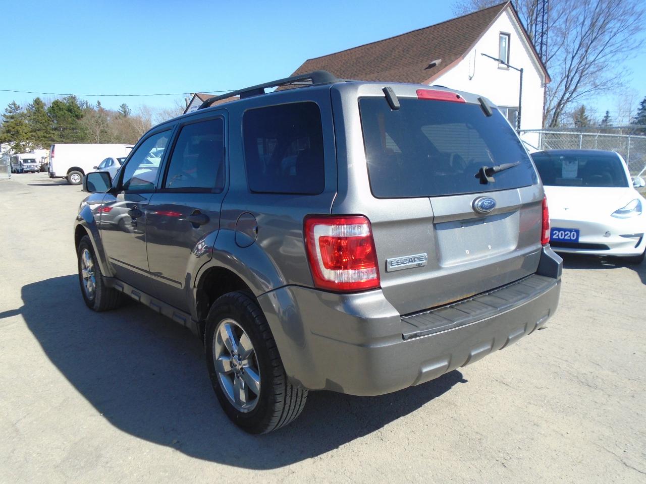 2009 Ford Escape FWD 4DR V6 AUTO XLT - Photo #8