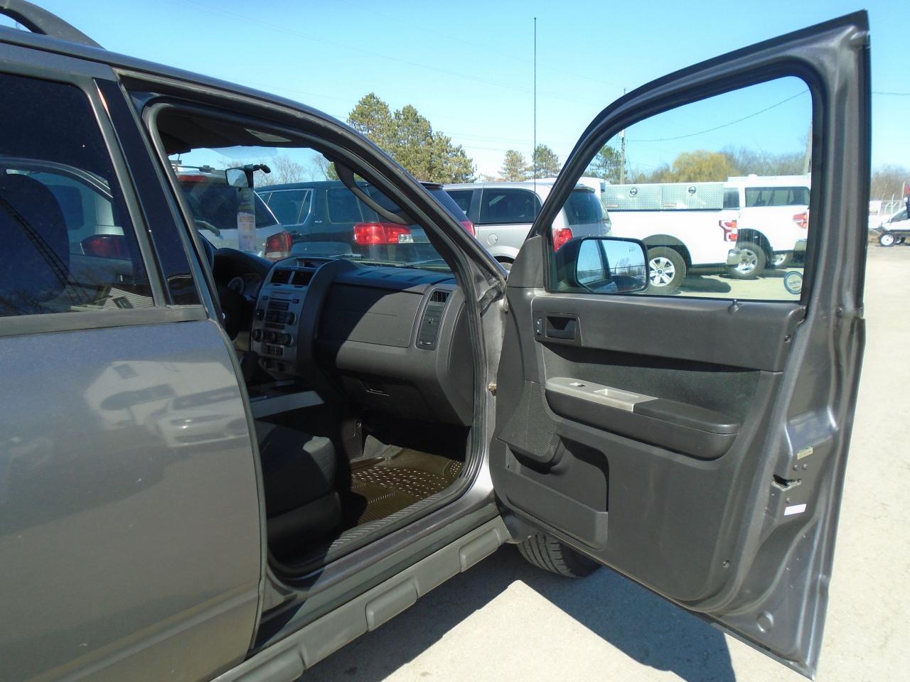 2009 Ford Escape FWD 4DR V6 AUTO XLT - Photo #20