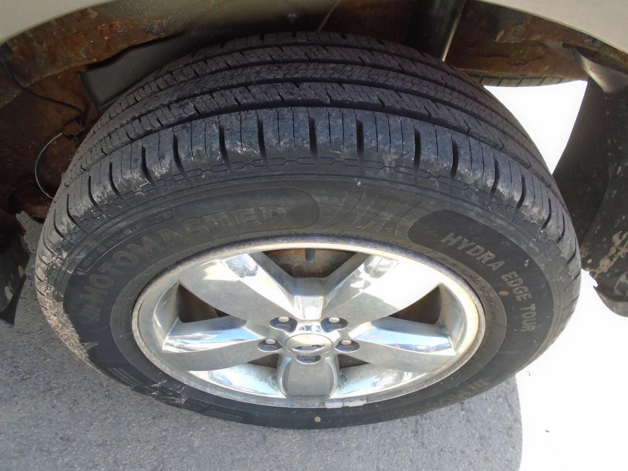2009 Ford Escape FWD 4DR V6 AUTO XLT - Photo #32