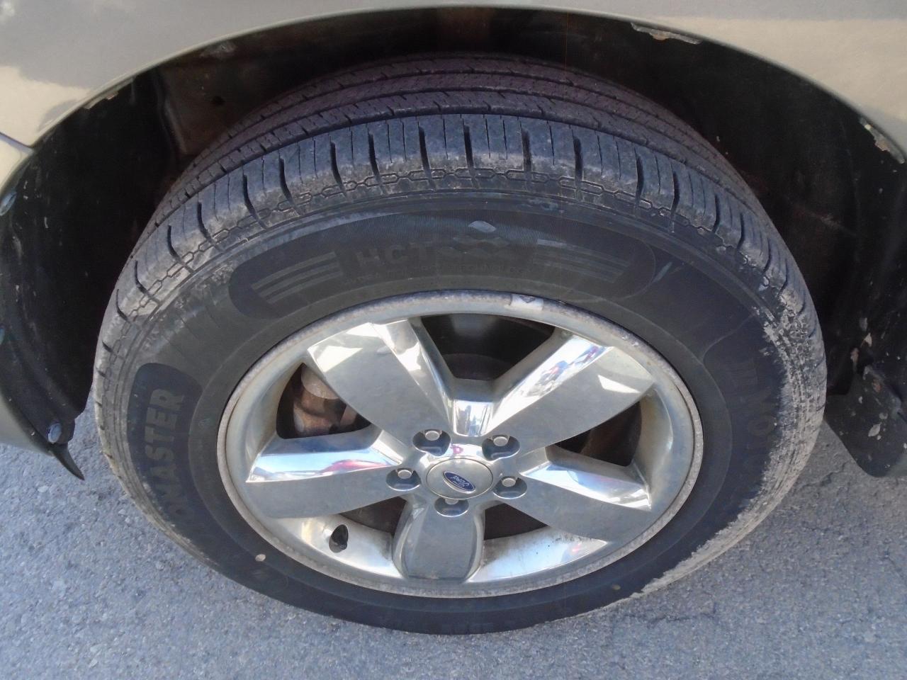 2009 Ford Escape FWD 4DR V6 AUTO XLT - Photo #33