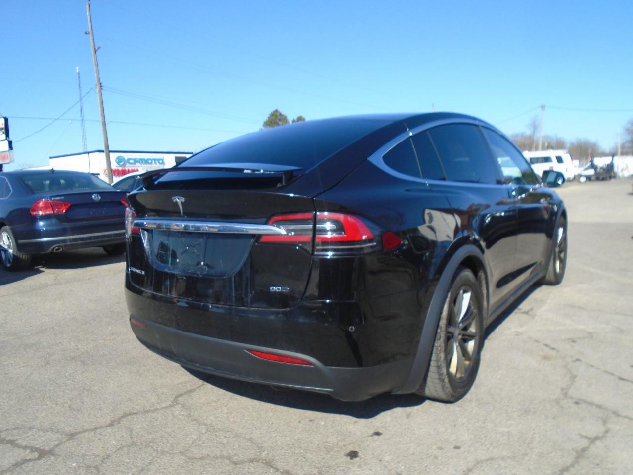2017 Tesla Model X 90D AWD 473KM full charge - Photo #9
