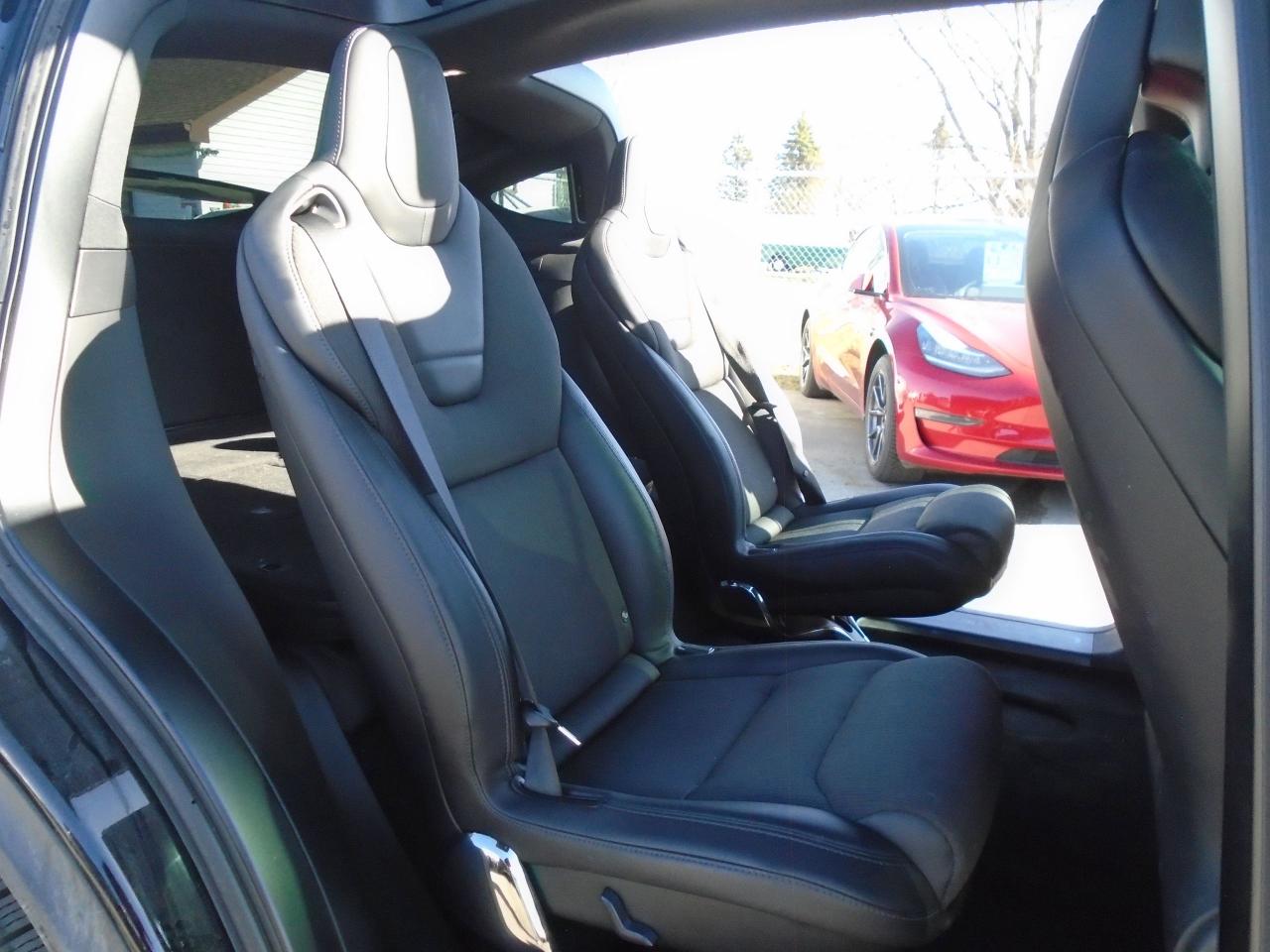 2017 Tesla Model X 90D AWD 473KM full charge - Photo #47