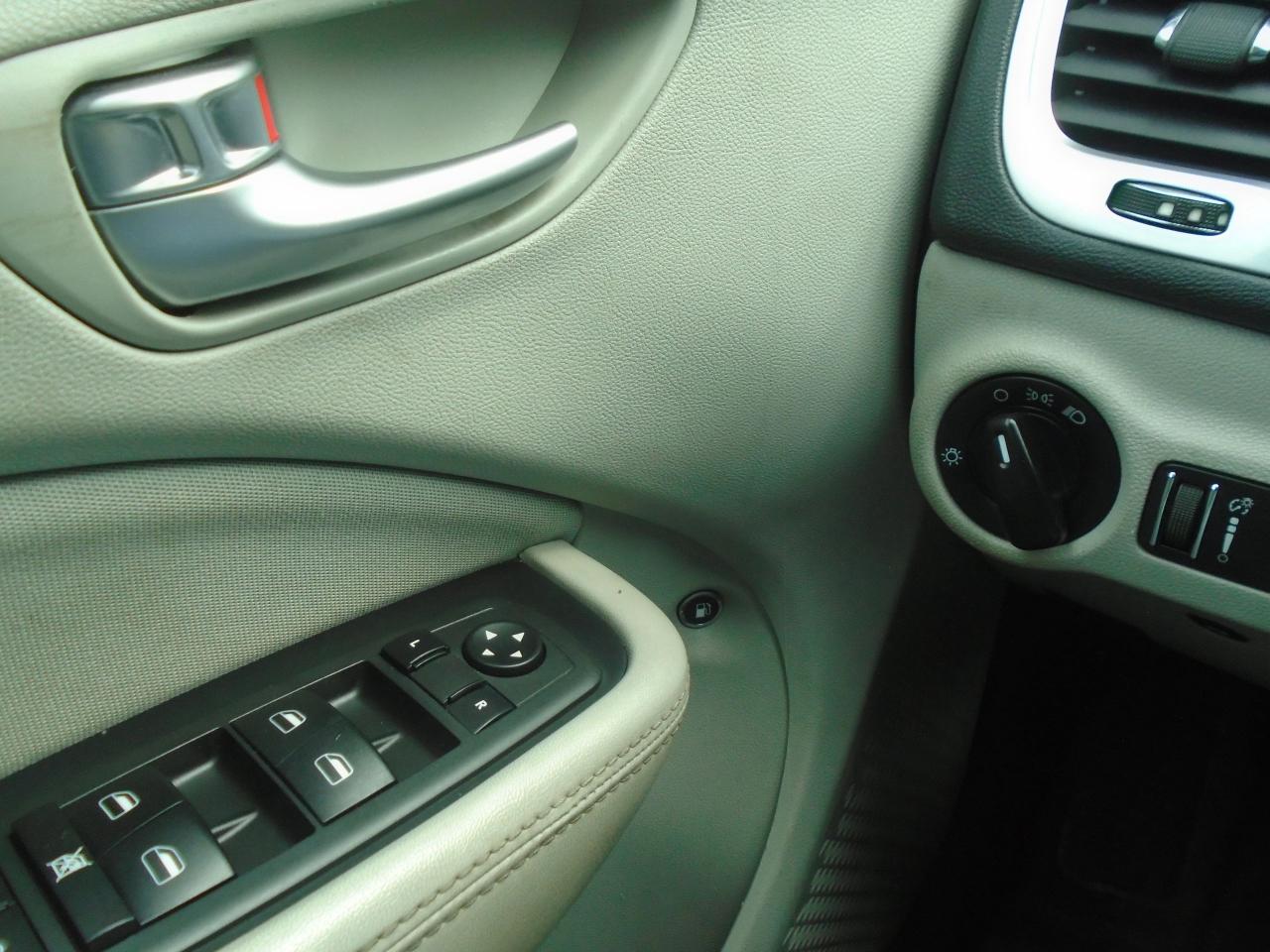 2013 Dodge Dart 4dr Sdn SXT - Photo #10