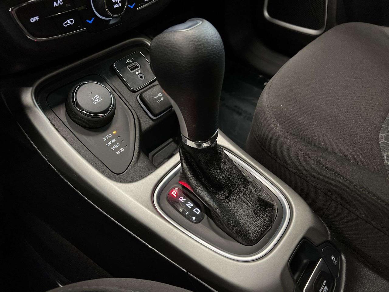 2021 Jeep Compass SPORT 4X4 | ONLY 55,000KMS!!| HTD SEATS | CARPLAY Photo