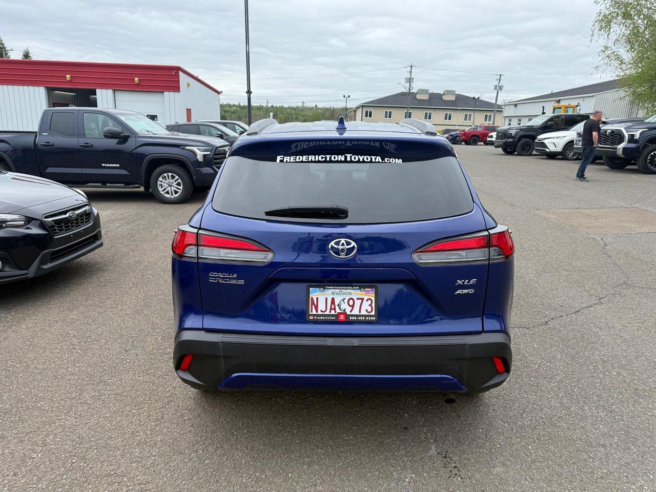 2023 Toyota Corolla Cross XLE Photo