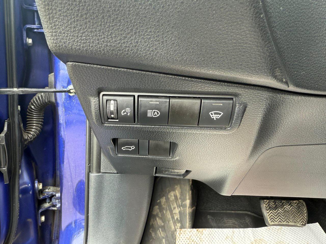 2023 Toyota Corolla Cross XLE Photo