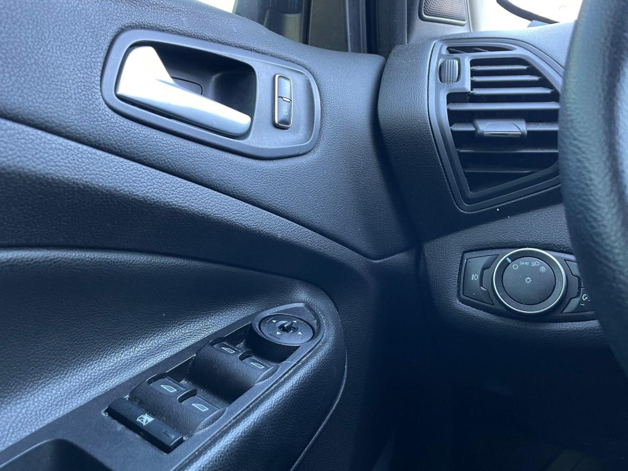 2016 Ford Escape SE *AS-IS, AWD, HEATED SEATS, NAV, BACKUP CAM* - Photo #10
