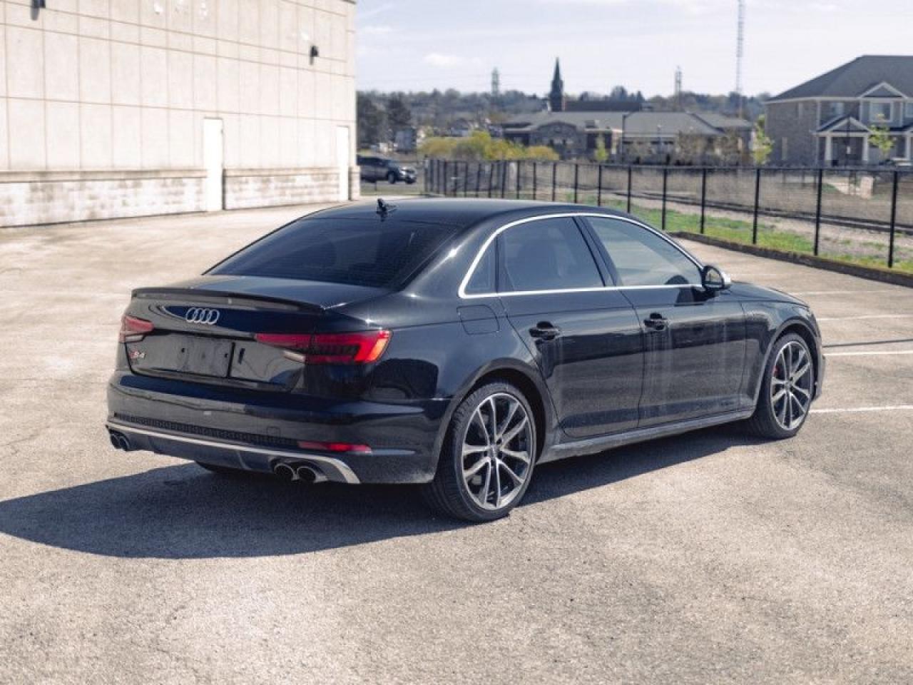 2018 Audi S4 3.0T  **SUNROOF - MASSAGE SEATS** Photo4