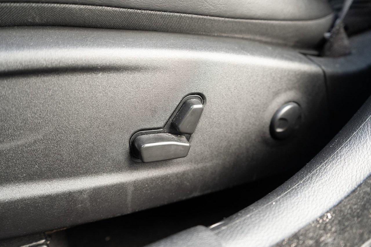 2022 Chrysler 300 Touring L AWD Photo