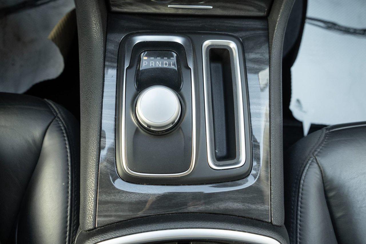 2022 Chrysler 300 300 TOURING L Photo