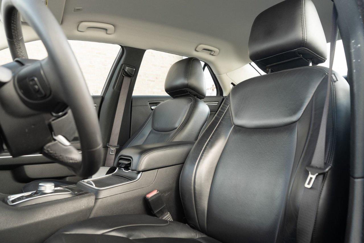 2022 Chrysler 300 300 TOURING L Photo