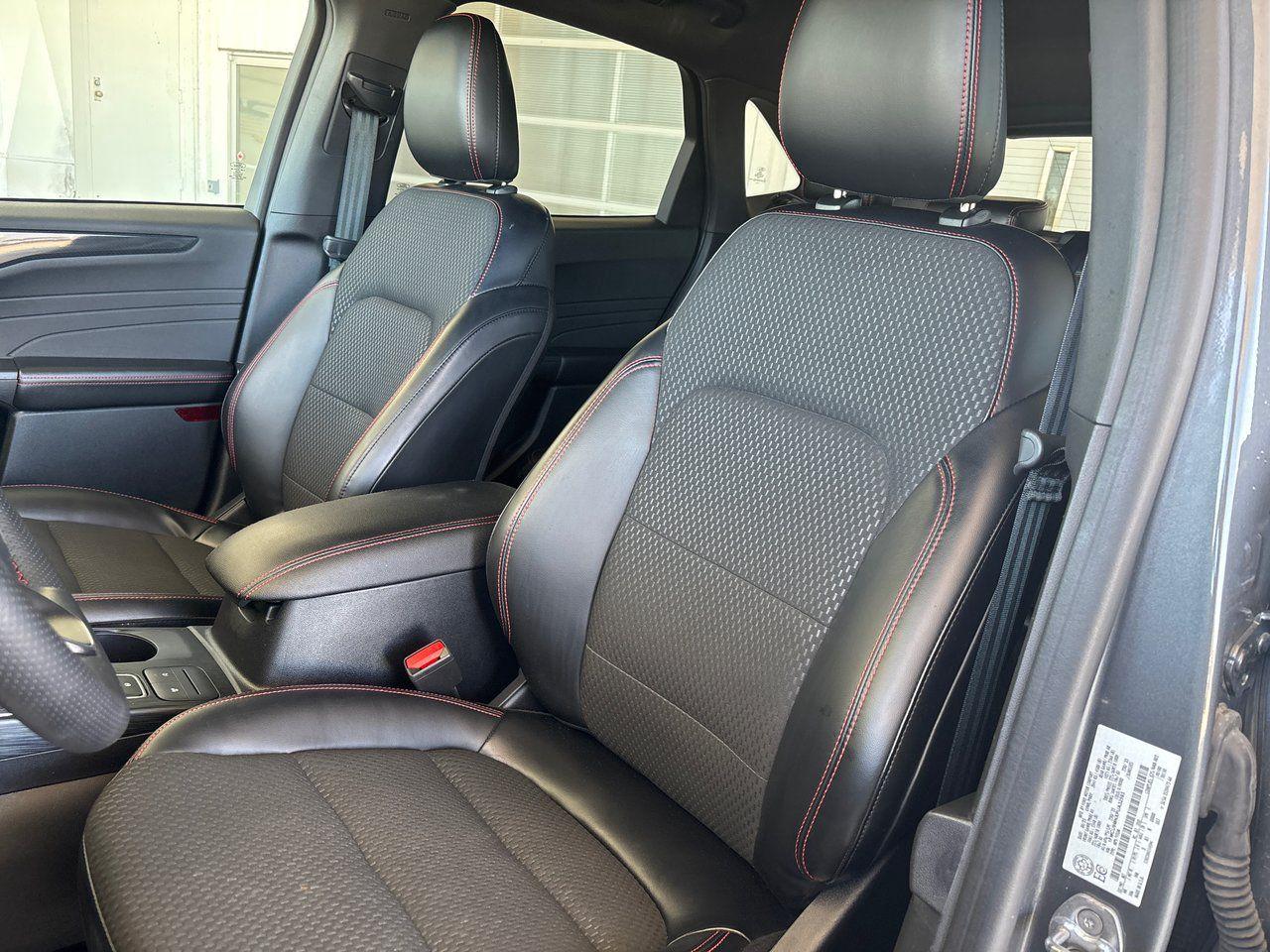 2023 Ford Escape ST-Line - Photo #9