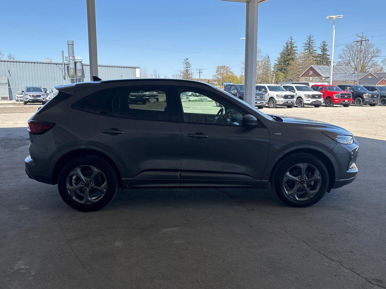 2023 Ford Escape ST-Line - Photo #27
