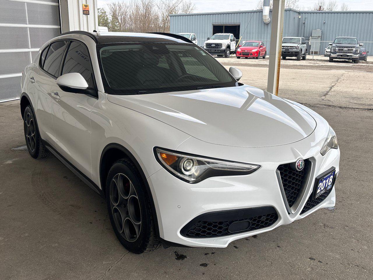 2018 Alfa Romeo Stelvio Sport - Photo #3