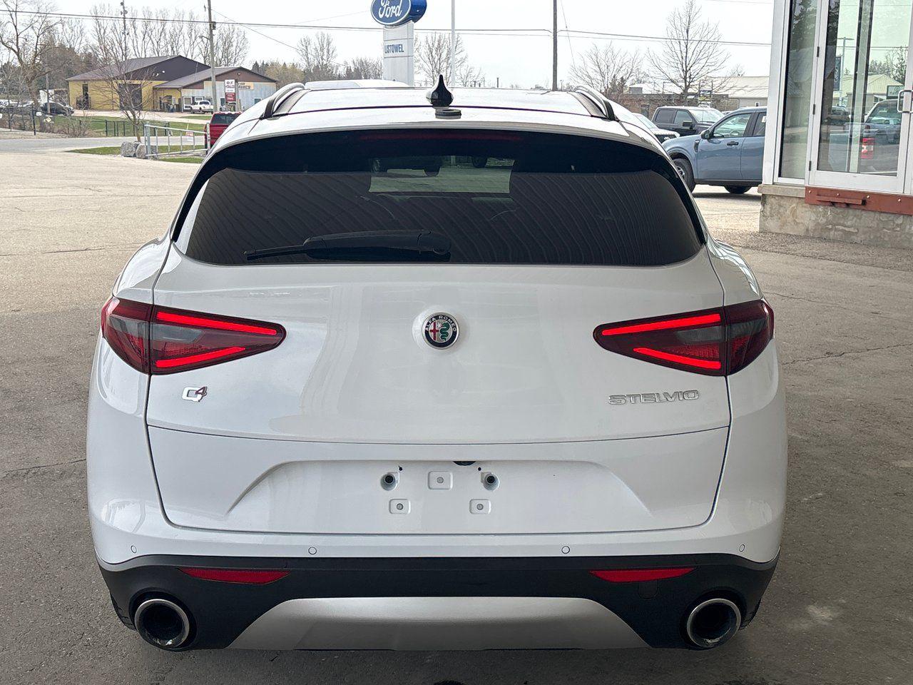 2018 Alfa Romeo Stelvio Sport - Photo #6