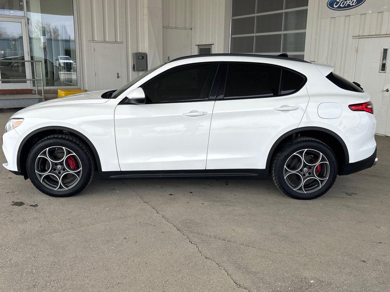 2018 Alfa Romeo Stelvio Sport - Photo #8
