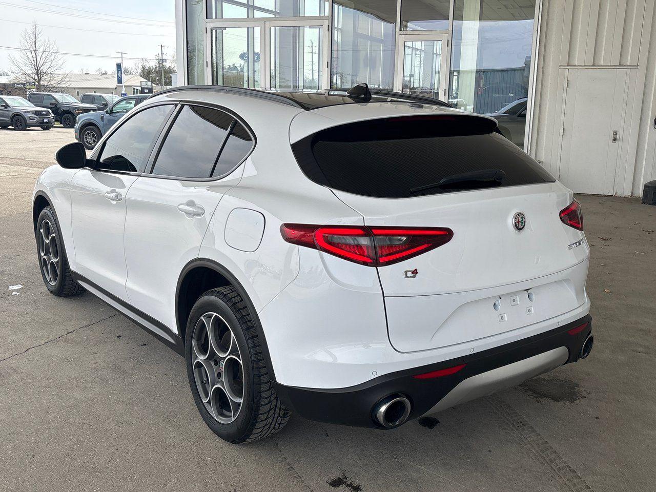 2018 Alfa Romeo Stelvio Sport - Photo #7