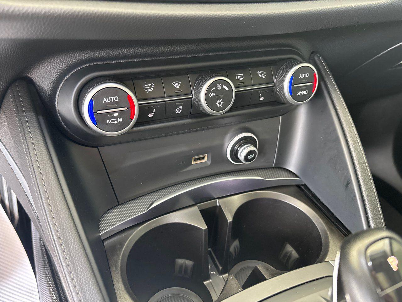 2018 Alfa Romeo Stelvio Sport - Photo #19