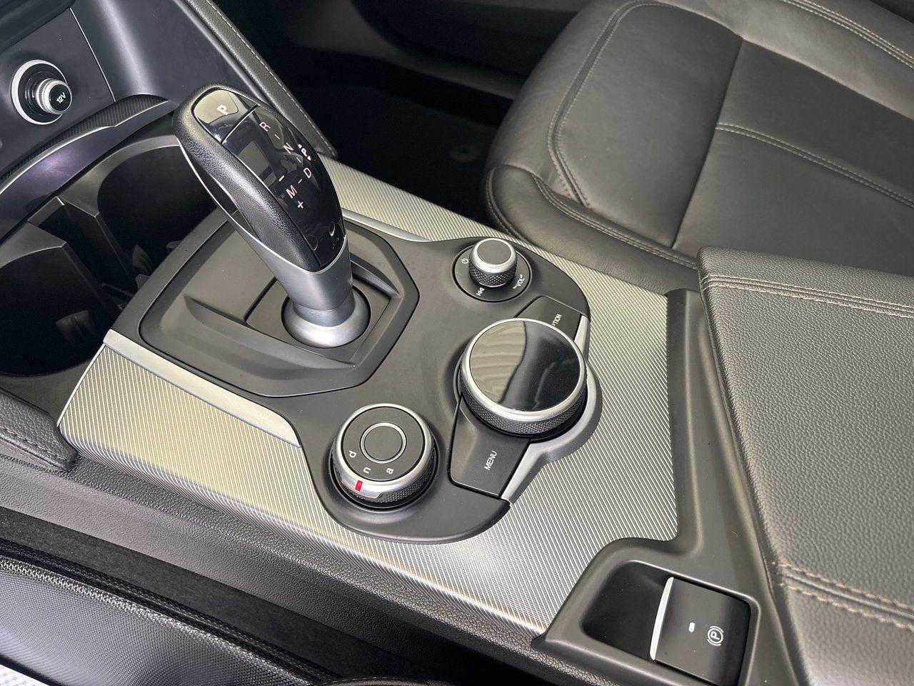 2018 Alfa Romeo Stelvio Sport - Photo #20