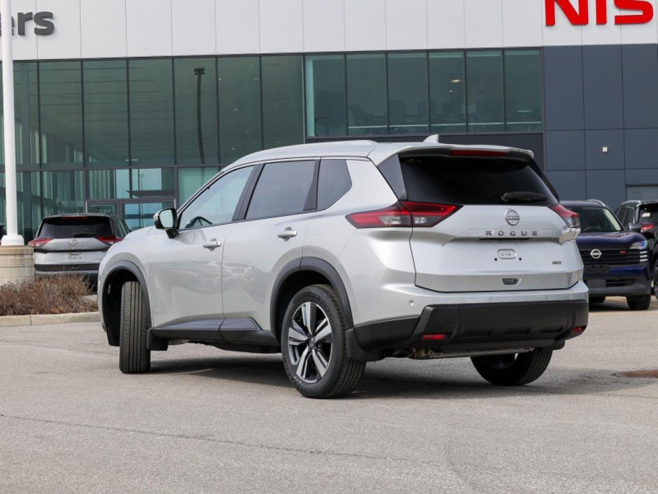 2025 Nissan Rogue SV Moonroof  - Moonroof -  Power Liftgate Photo3